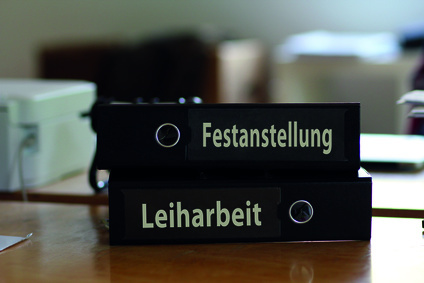 Zwei Aktenordner mit Aufschrift