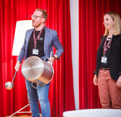 Hauten auf den Putz bzw. Topf und gaben den Ton an: Dominik Hahn und Nicole Goodfellow; Bild: HR Failure Night