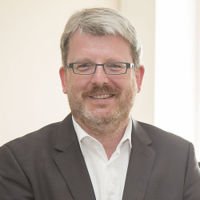 Was macht eigentlich ein CDO und was ein CIO? Peter Klingenburg, Geschäftsführer von T-Systems Multimedia Solutions, erläutert.
