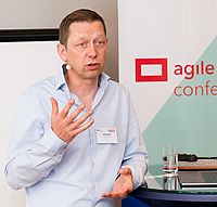 Joern Bock, COO von AOE, lernte: Softwareentwickler sind nicht generell agil. Foto: Marc Thürbach.
