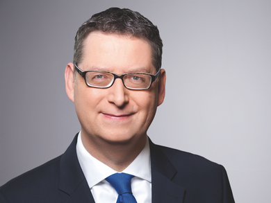 Thorsten Schäfer-Gümbel hat seinen Rücktritt aus der Politik bekanntgegeben. Er wird vermutlich in den Vorstand der Gesellschaft für Internationale Zusammenarbeit eintreten.