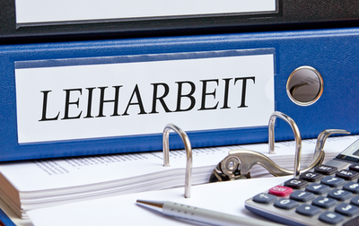 Aktenordner mit Aufschrift