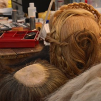 Perücken für Theaterschauspieler