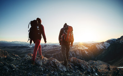 Wanderer gehen ins Unbekannte