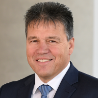 Der bisherige Personalvorstand und Arbeitsdirektor Uwe Tigges wechselt zur Konzerntochter Innogy.
Foto: Uwe Tigges, RWE AG