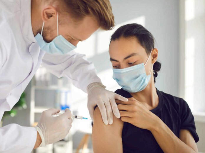 Seit Mitte März gilt in Krankenhäusern eine einrichtungsbezogene Impfpflicht. (Foto: Studio Romantic - stock.adobe.com)