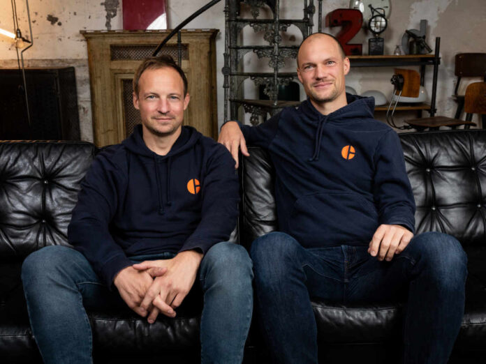 Coachhub wurde 2018 von den Brüdern Yannis und Matti Niebelschütz (v.l.) in Berlin gegründet. (Foto: Coachhub)