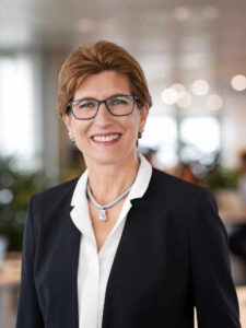 Ilka Horstmeier verantwortet im Vorstand der BMW AG das Personal- und Sozialwesen und ist Arbeitsdirektorin. (Foto: BMW)