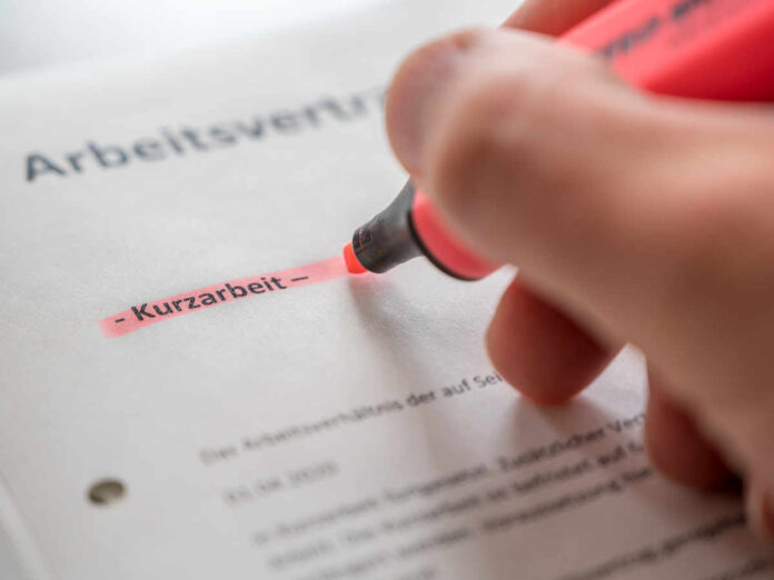 Die neue Kurzarbeitergeldzugangsverordnung tritt am 1. Juli in Kraft. (Foto: Ralf Geithe - stock.adobe.com)