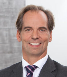 Prof. Dr. Rainer Bernnat ist Senior Partner bei Strategy& und leitet bei PwC den Bereich Government & Public Services. (Foto: PwC)