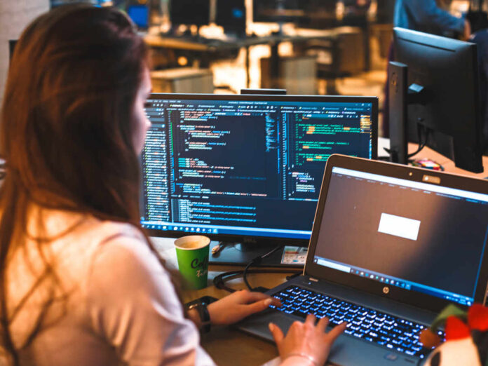 Nicht nur in der IT gilt: Manche Expertinnen und Experten wollen genau das bleiben – und trotzdem Karriere machen. (Foto: Tasty Content - stock.adobe.com)