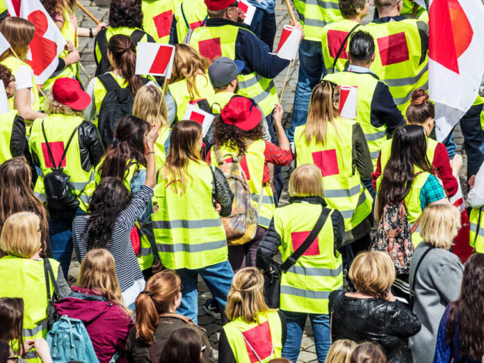 Können sich die Tarifparteien nicht einigen, kommt es häufig zu einem Streik. (Foto: karepa - stock.adobe.com)