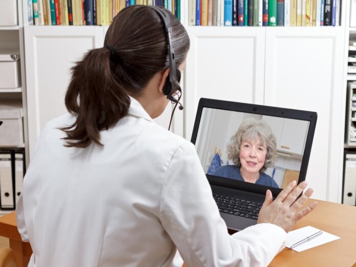Bald sollen sich Arbeitnehmende wieder in Telefonsprechstunden krankschreiben lassen können. Seit April war dies remote nur in Videosprechstunden möglich. (Foto: agenturfotografin - stock.adobe.com)