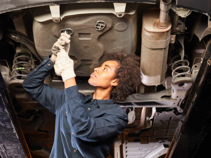 Wir können es uns nicht leisten, auf potenzielle Auszubildende mit Migrationshintergrund zu verzichten. (Foto: stock.adobe.com_Robert Kneschke)