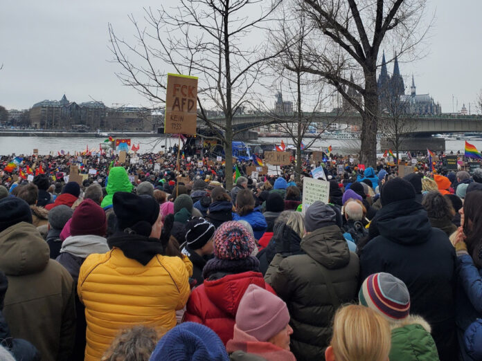 Bei Demonstrationen gegen die AfD und den Rechtsruck in der Gesellschaft gingen - wie hier in Köln - in den letzten Tagen hunderttausende Menschen auf die Straßen. Foto: privat