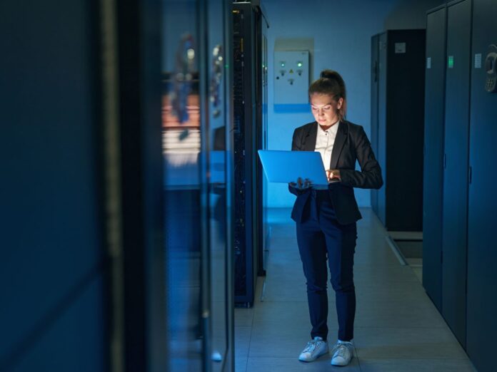 Welche Art Fachkräfte sind für den Aufbau und den Betrieb der Systeme wesentlich – und welche absolut notwendig? (Foto: Svitlana - stock.adobe.com)