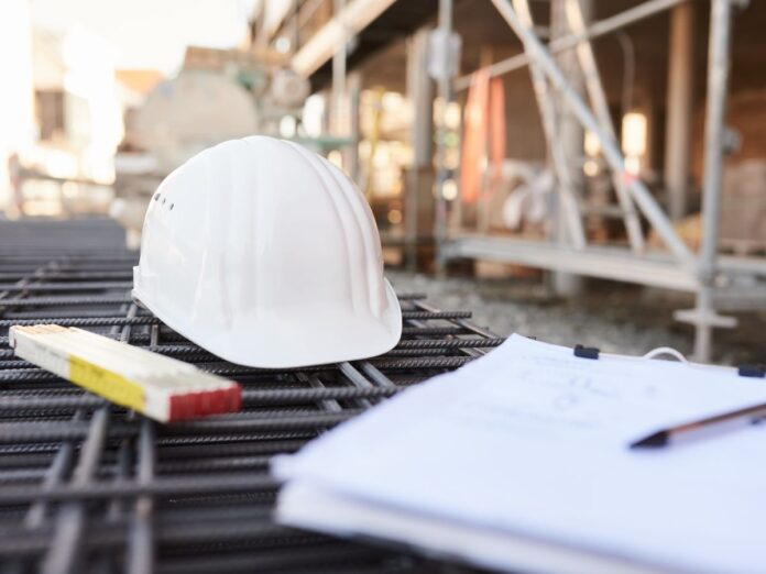 Die Baubranche gehört zu den Bereichen, in denen sich besonders viele Mitarbeitende vorstellen können, etwas ganz anderes zu machen. (Foto: Corinna - stock.adobe.com)