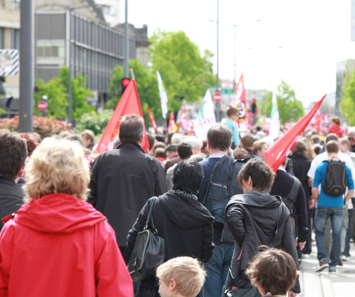 Die Stimme der Mitarbeitenden wird in den Aufsichtsräten deutscher Unternehmen offenbar seltener gehört als früher. (Foto: Zucchero, Adobe-Stock.com)