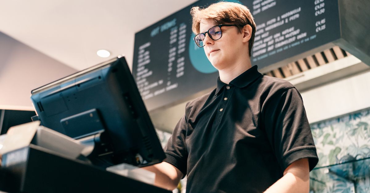 Holiday job 2026: Rules on wages, working hours and insurance