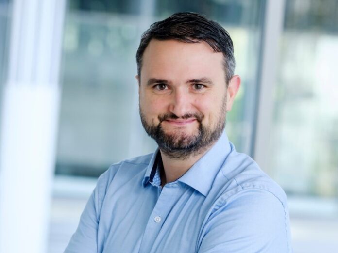 Winfried Ebner ist sich sicher, wenn Unternehmen anfangen, ausschließlich auf KI-generierte Inhalte zu setzen, läuft man Gefahr, die Authentizität zu verlieren. Foto: Privat