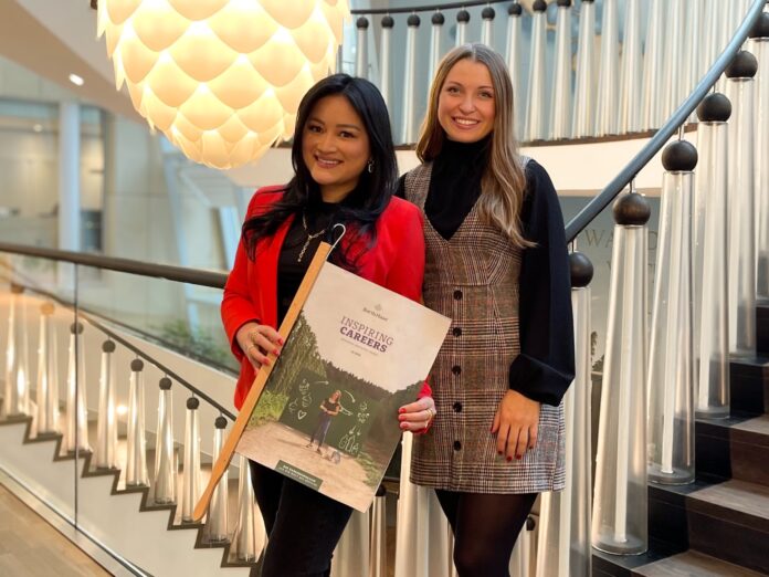 Mit „Dein Job. Dein Ich. Gestalte deine Geschmackskarriere.” haben Linh Nguyen und Paula Otsa die Arbeitgebermarke von BarthHaas gestärkt und die Unternehmenskultur weiterentwickelt. Foto v.l.n.r.: Linh Nguyen, Employee Experience Manager und Paula Otsa, Head of HR): BarthHaas