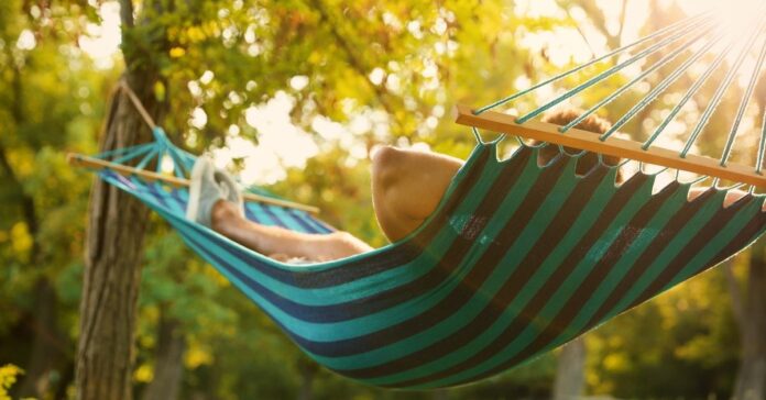 Sind die Deutschen faul? Und müssten Sie einfach nur mehr arbeiten? Die Debatte ist nicht totzukriegen. (Foto: New Africa - stock.adobe.com)