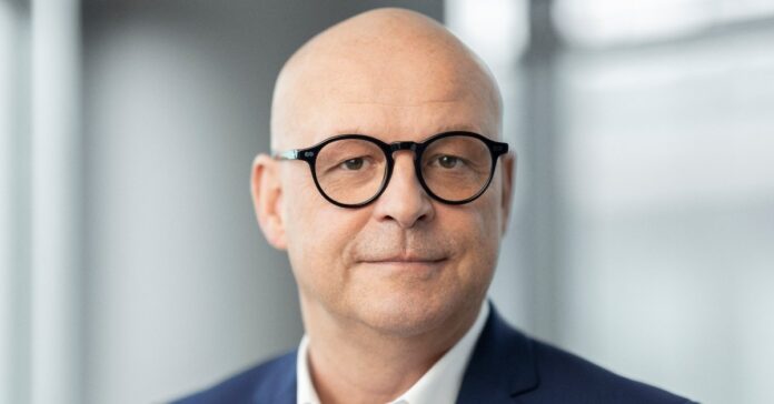 Martin Seiler ist seit 2018 Personalvorstand der Deutschen Bahn. Foto: Deutsche Bahn AG, Pablo Castagnola