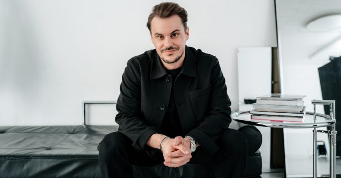 Nicolas Schwarzpaul leitet künftig als CEO das aus der Fusion von Dataglobal und Vimata hervorgegangene Unternehmen (Foto: Unternehmen).