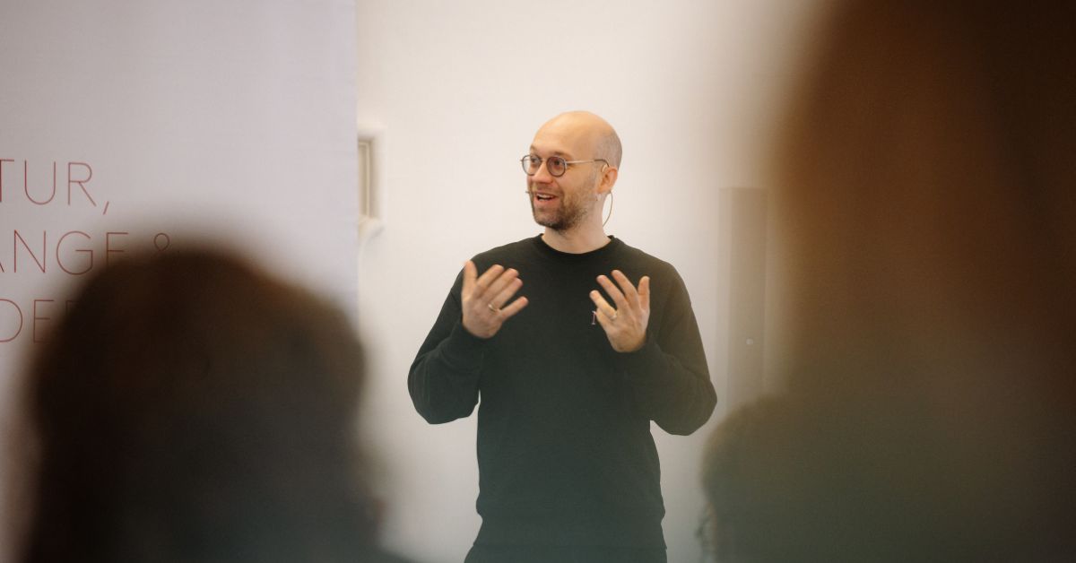 “A trap” – Why expert Rusinek warns against replacing junior jobs with AI “A trap” – Why expert Rusinek warns against replacing junior jobs with AI