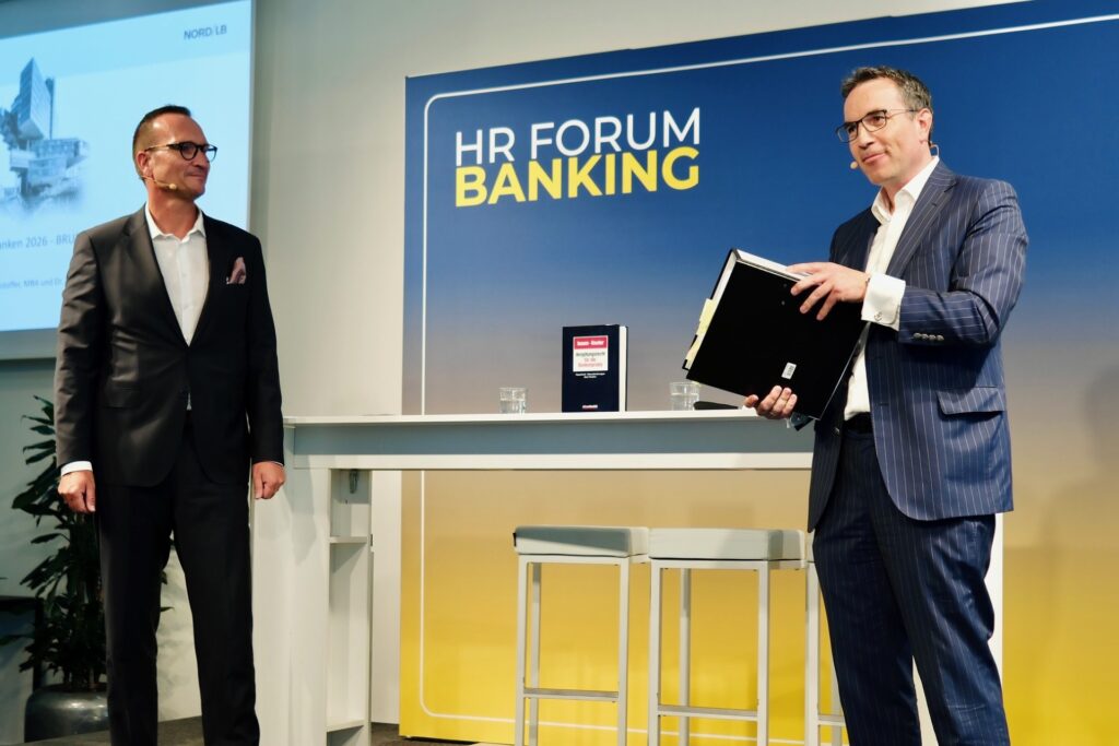 Dr. Thorsten Christoffer, von Nord LB, und Dr. Alexander Insam, von der Kanzlei Görg, zu der rechts- und zukunftssicheren Umsetzung des BRUBEG. (Foto: Dirk Beichert)