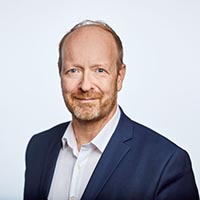 Sven Frost betreut das Thema HR-Tech, zu dem unter anderem die Bereiche Digitalisierung, HR-Software, Zeit und Zutritt, SAP und Outsourcing gehören. Zudem schreibt er über Recruiting und Employer Branding. Er verantwortet weiterhin die redaktionelle Planung verschiedener Sonderpublikationen der Personalwirtschaft. Foto: FBM